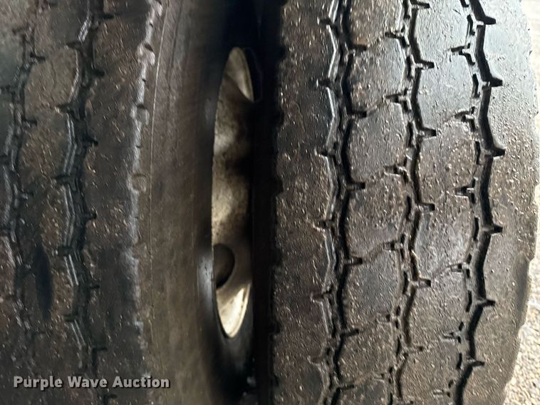 image for item EG2431 2007 Kenworth T800 vacuum truck