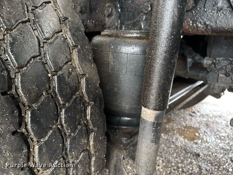 image for item EG2431 2007 Kenworth T800 vacuum truck