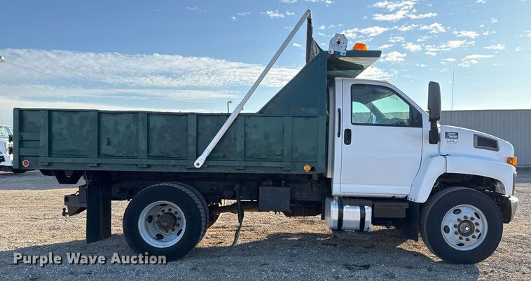 image for item EG2449 2009 GMC C7500 dump truck