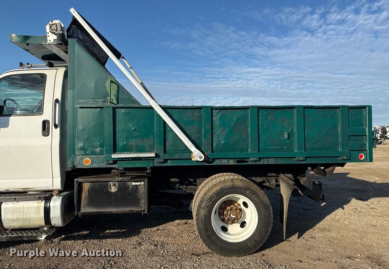 image for item EG2449 2009 GMC C7500 dump truck