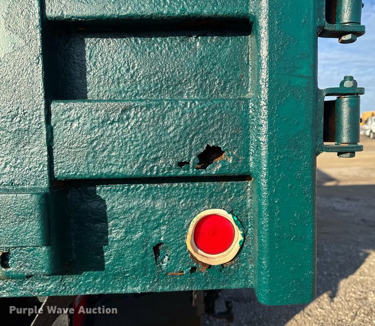 image for item EG2449 2009 GMC C7500 dump truck