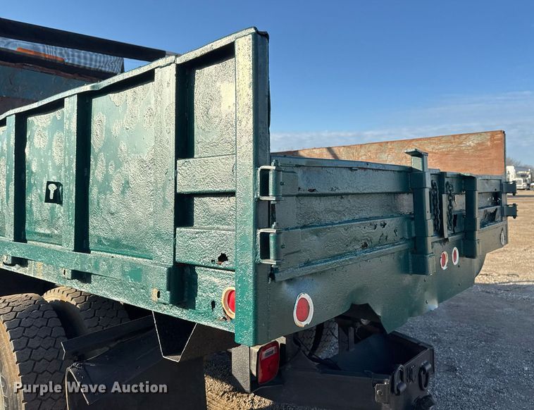 image for item EG2449 2009 GMC C7500 dump truck