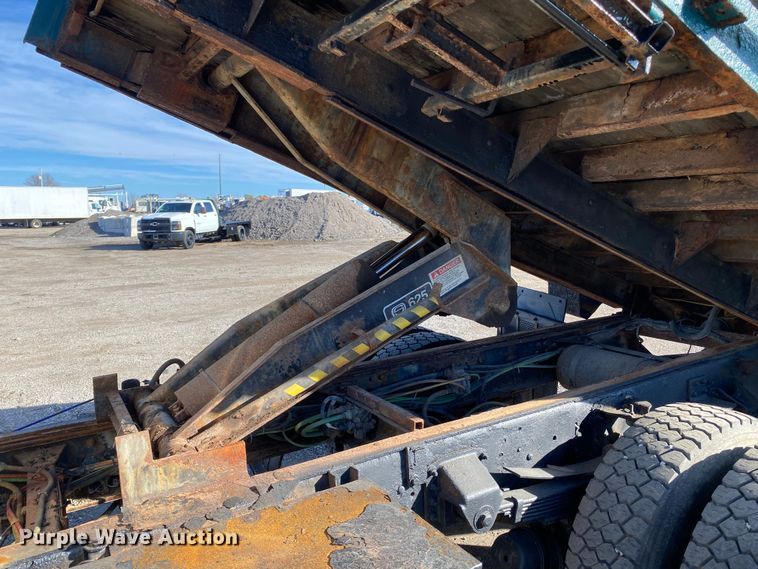 image for item EG2449 2009 GMC C7500 dump truck
