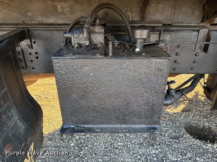 image for item EG2449 2009 GMC C7500 dump truck