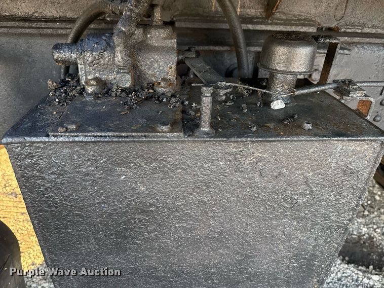 image for item EG2449 2009 GMC C7500 dump truck