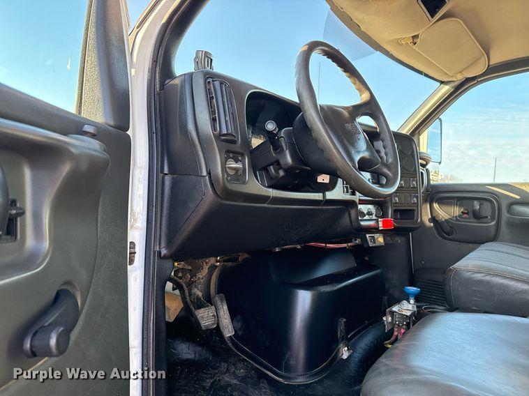 image for item EG2449 2009 GMC C7500 dump truck