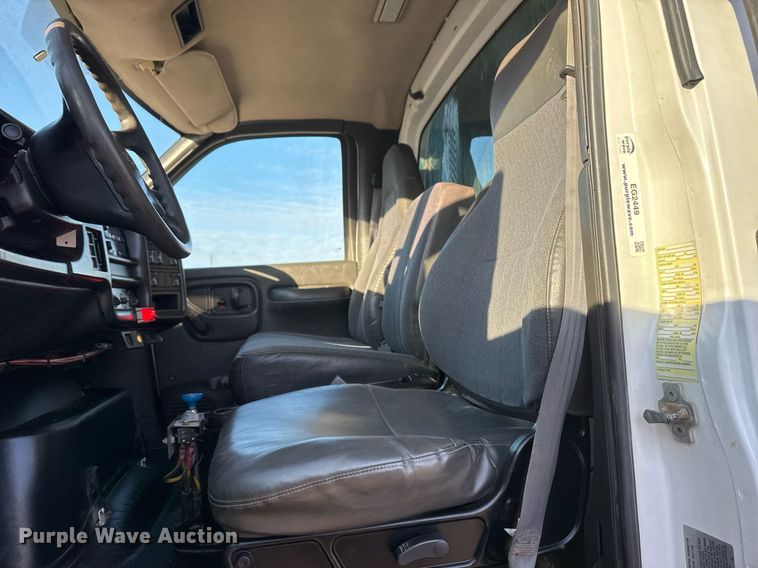 image for item EG2449 2009 GMC C7500 dump truck