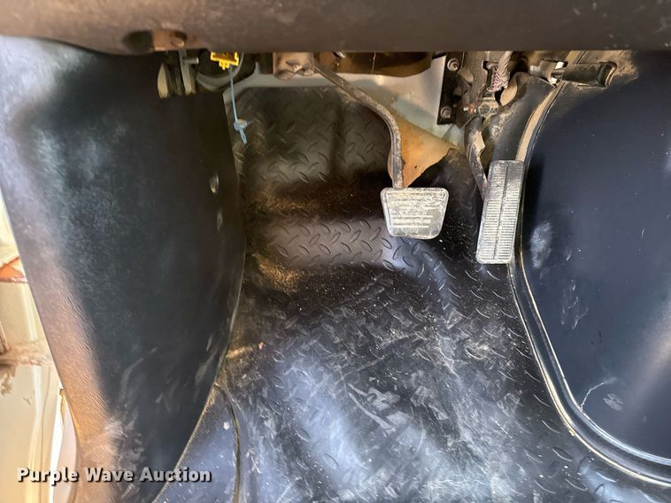 image for item EG2449 2009 GMC C7500 dump truck