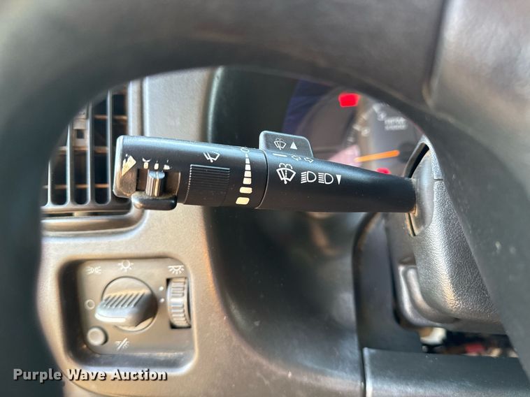 image for item EG2449 2009 GMC C7500 dump truck