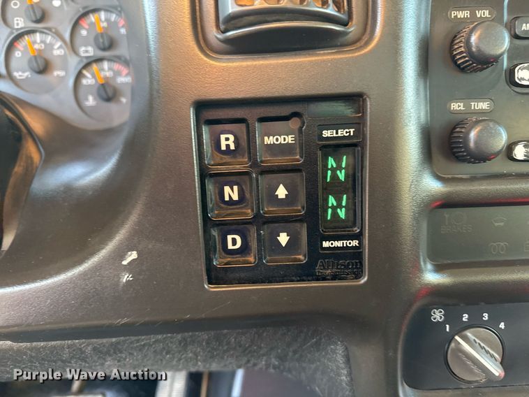 image for item EG2449 2009 GMC C7500 dump truck