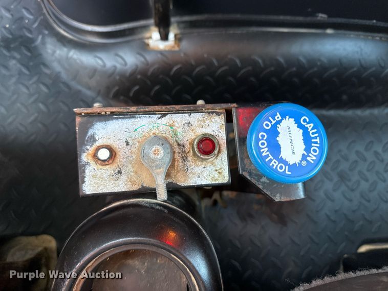 image for item EG2449 2009 GMC C7500 dump truck