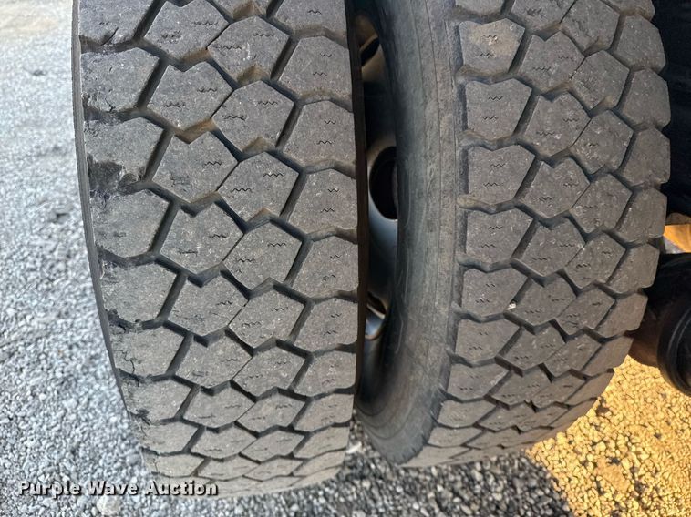 image for item EG2449 2009 GMC C7500 dump truck