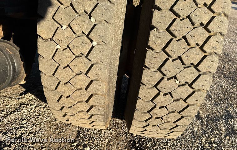 image for item EG2449 2009 GMC C7500 dump truck