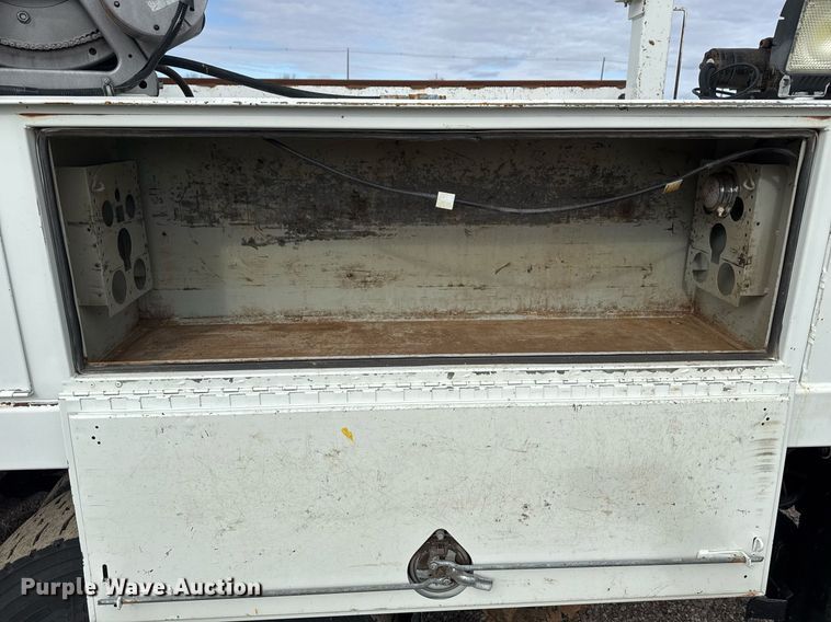 image for item EG2491 2010 International 7400 Crew Cab utility / service truck