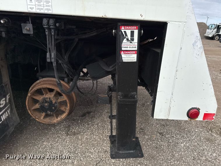 image for item EG2491 2010 International 7400 Crew Cab utility / service truck