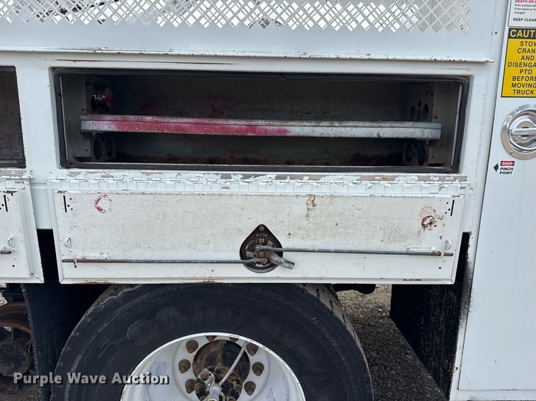 image for item EG2491 2010 International 7400 Crew Cab utility / service truck