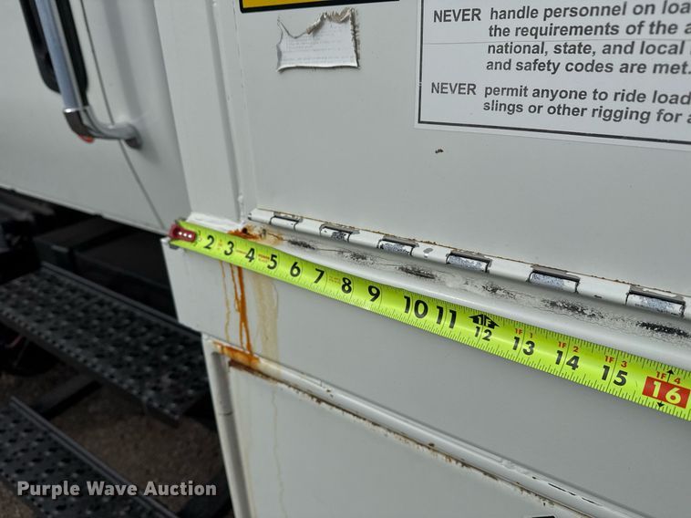 image for item EG2491 2010 International 7400 Crew Cab utility / service truck