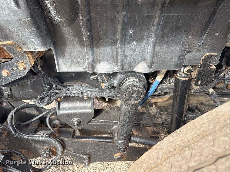 image for item EG2491 2010 International 7400 Crew Cab utility / service truck