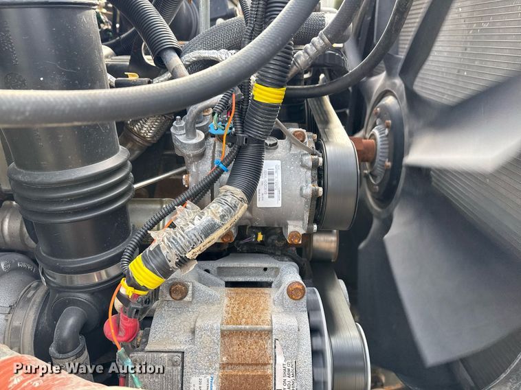 image for item EG2491 2010 International 7400 Crew Cab utility / service truck