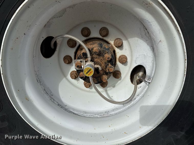 image for item EG2491 2010 International 7400 Crew Cab utility / service truck