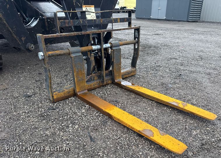 image for item EG2522 2019 JLG 1255 telehandler