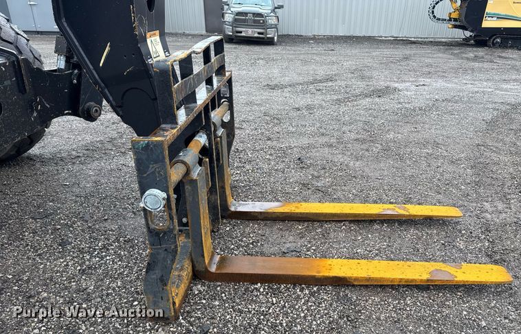 image for item EG2522 2019 JLG 1255 telehandler