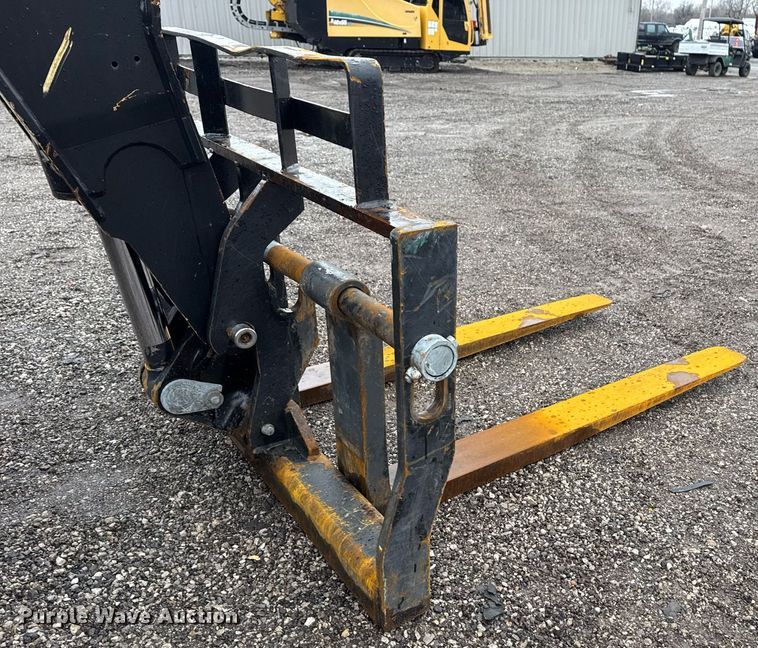 image for item EG2522 2019 JLG 1255 telehandler