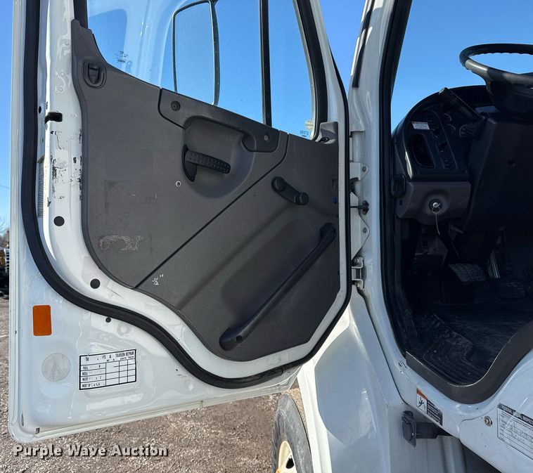 image for item EG2525 2012 Freightliner Business Class M2 Ext. Cab utility / service truck