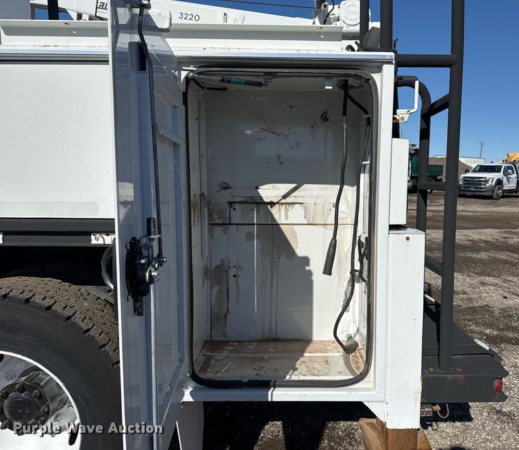 image for item EG2526 2005 Sterling Acterra utility / service truck