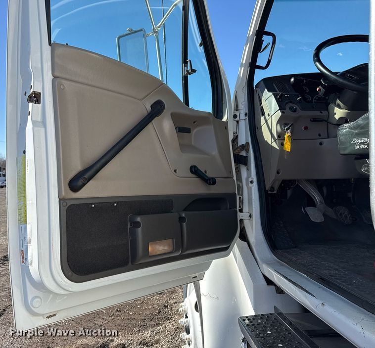 image for item EG2526 2005 Sterling Acterra utility / service truck