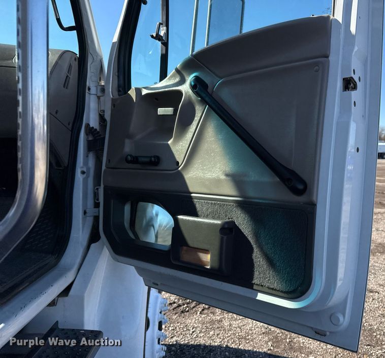 image for item EG2526 2005 Sterling Acterra utility / service truck