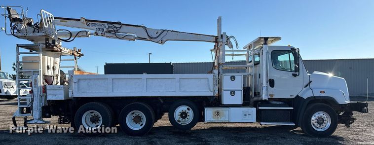 image for item EG2529 2014 Freightliner 114SD grapple crane truck