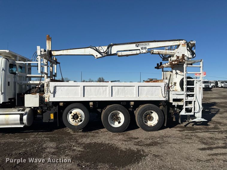 image for item EG2529 2014 Freightliner 114SD grapple crane truck