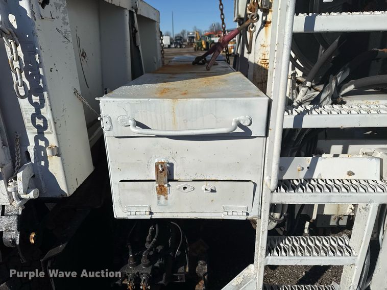 image for item EG2529 2014 Freightliner 114SD grapple crane truck