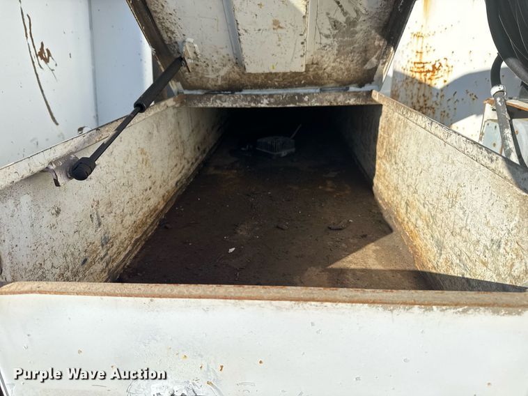 image for item EG2529 2014 Freightliner 114SD grapple crane truck