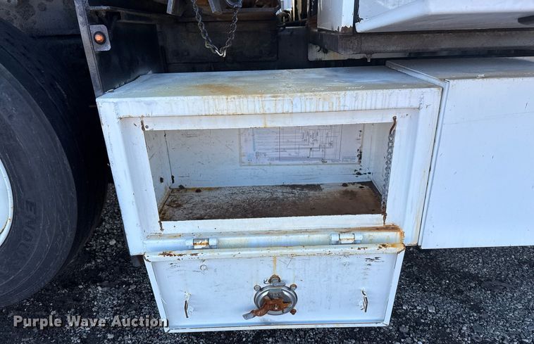 image for item EG2529 2014 Freightliner 114SD grapple crane truck