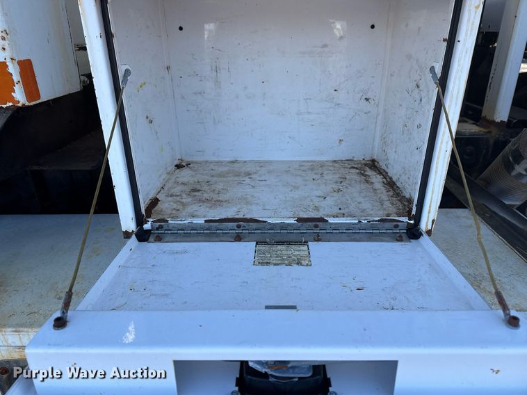 image for item EG2529 2014 Freightliner 114SD grapple crane truck