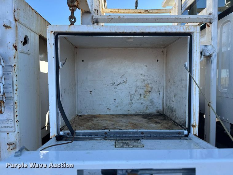 image for item EG2529 2014 Freightliner 114SD grapple crane truck