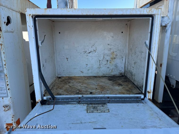 image for item EG2529 2014 Freightliner 114SD grapple crane truck