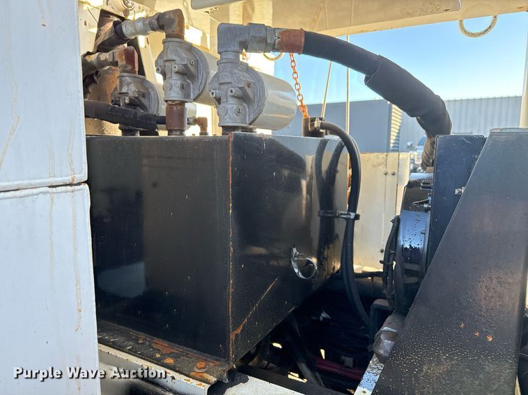 image for item EG2529 2014 Freightliner 114SD grapple crane truck