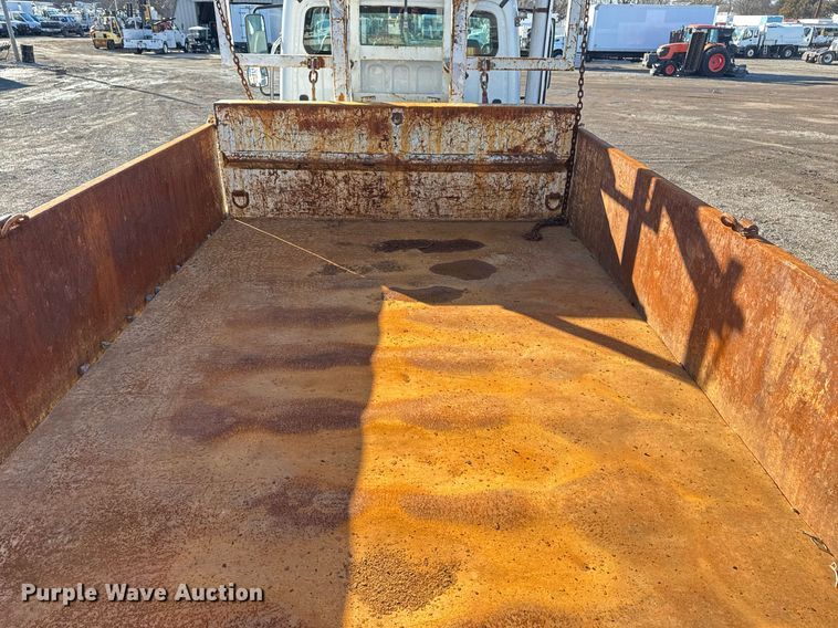 image for item EG2529 2014 Freightliner 114SD grapple crane truck