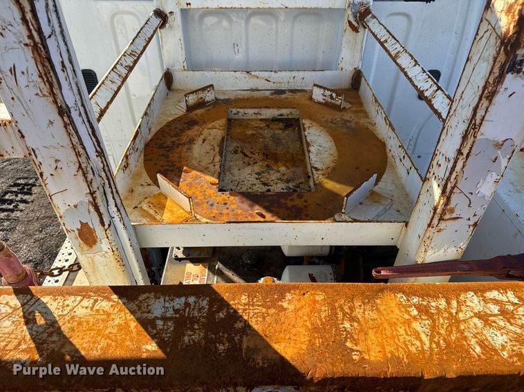 image for item EG2529 2014 Freightliner 114SD grapple crane truck