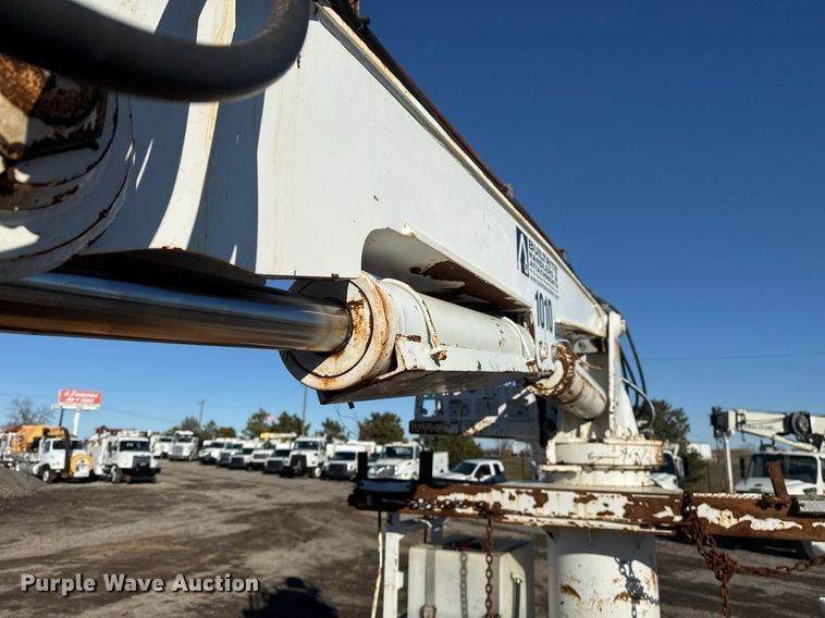 image for item EG2529 2014 Freightliner 114SD grapple crane truck