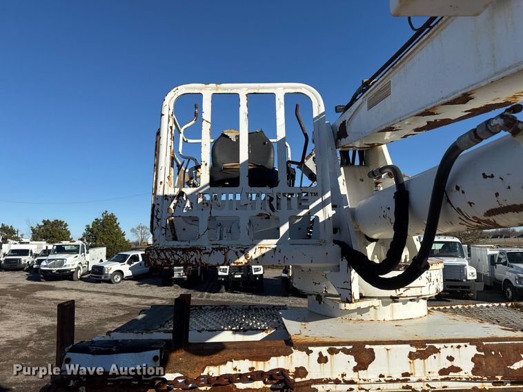 image for item EG2529 2014 Freightliner 114SD grapple crane truck