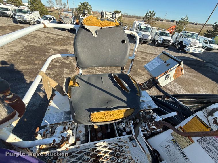 image for item EG2529 2014 Freightliner 114SD grapple crane truck