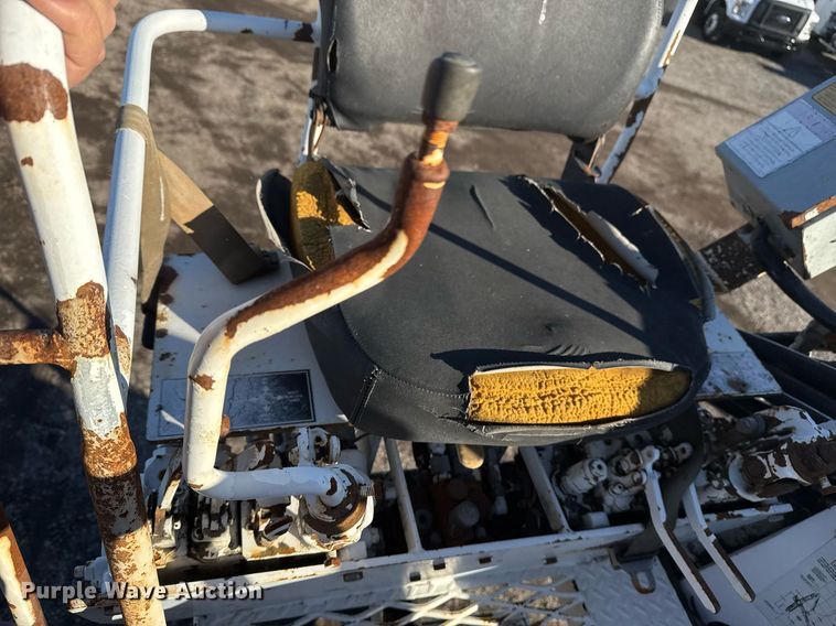 image for item EG2529 2014 Freightliner 114SD grapple crane truck