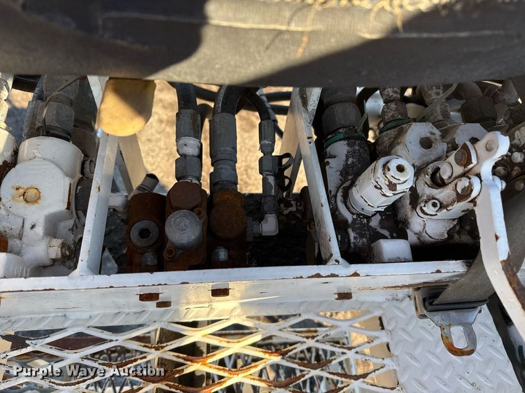 image for item EG2529 2014 Freightliner 114SD grapple crane truck