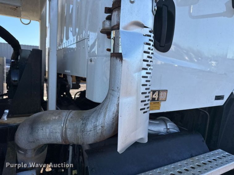 image for item EG2529 2014 Freightliner 114SD grapple crane truck