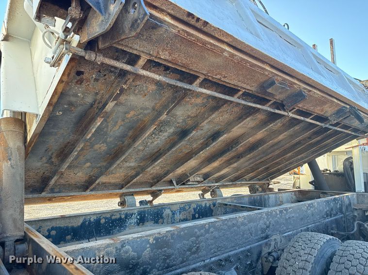 image for item EG2529 2014 Freightliner 114SD grapple crane truck