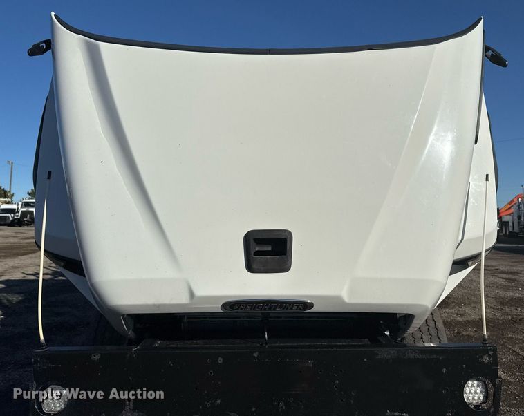 image for item EG2529 2014 Freightliner 114SD grapple crane truck